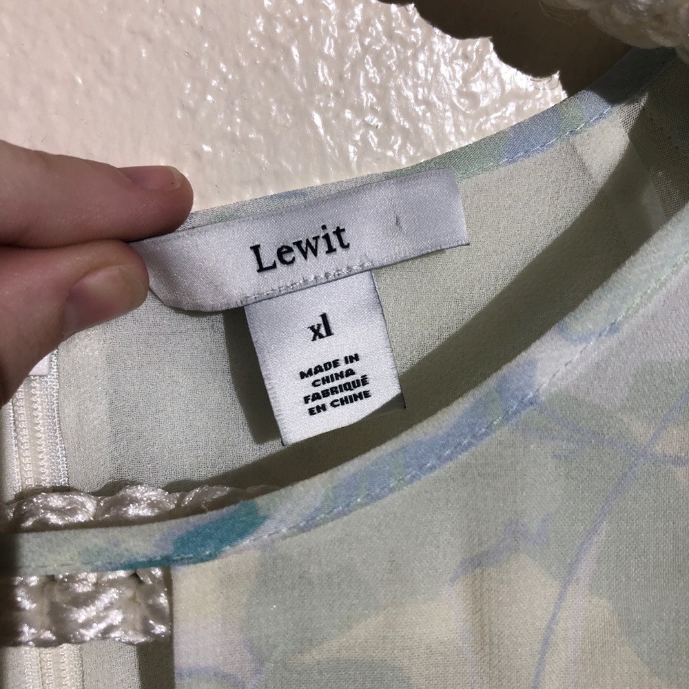Lewit Top - Picture 7 of 8